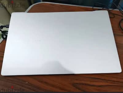 لُقطة لعشاق التكنولوجيا. . ASUS Vivobook S 15 (S5507) - أول Copilot+ PC