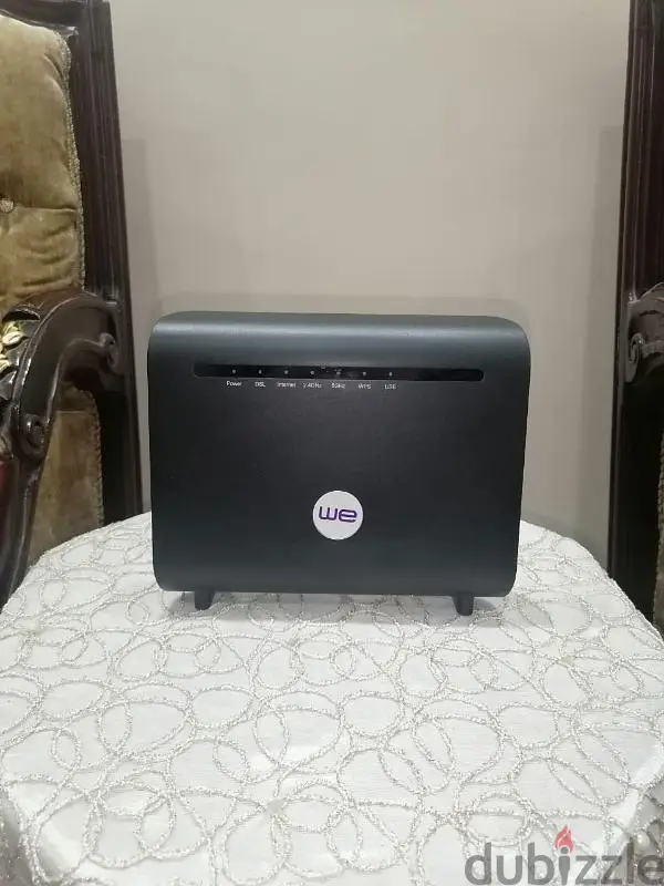 Router WI moderno con caja y conexiones en estado cero