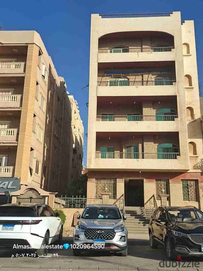 عماره للايجار تجاري علي المحور المركزي مباشرة تصلح مقر شركه او معرض مفروشات او اي نشاط تجاري او إداري الحي الثالث 3 دقائق ل ميدان الحصري العماره بدروم وارضي و 4 أدوار متكرر البدروم فيه محل والباقي جراش الأرضي فيه 2 محل علي الشارع الرئيسي