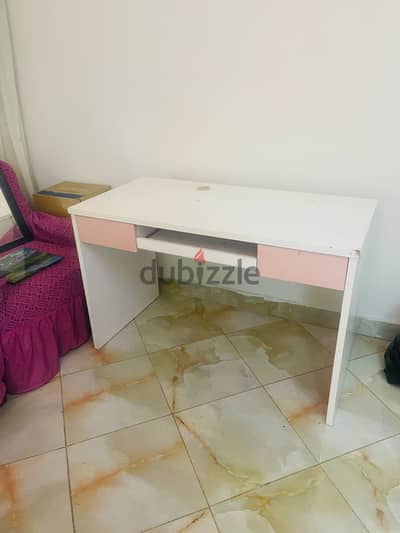 مكتب ابيض بيه ثلاث ادراج