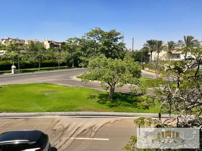 Villa for sale in Mayfair, super lux finishing, wide garden view, area ( 800sq )