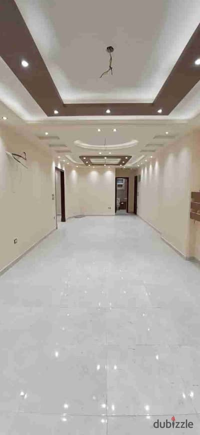 185m Apartment for Sale for Miami Lovers Steps from the Sea and 45 on the Corner of the Apartment Fully on the Street for Investment and Sophistication Lovers