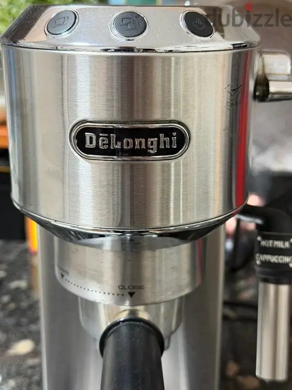 Máquina de café Delonghi Dedica