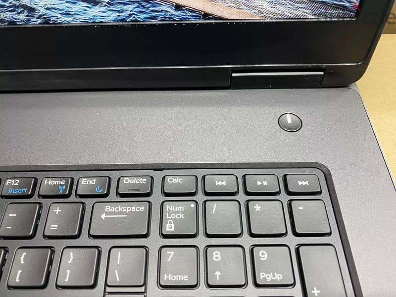 Dell Precision 7740 Workstation 5