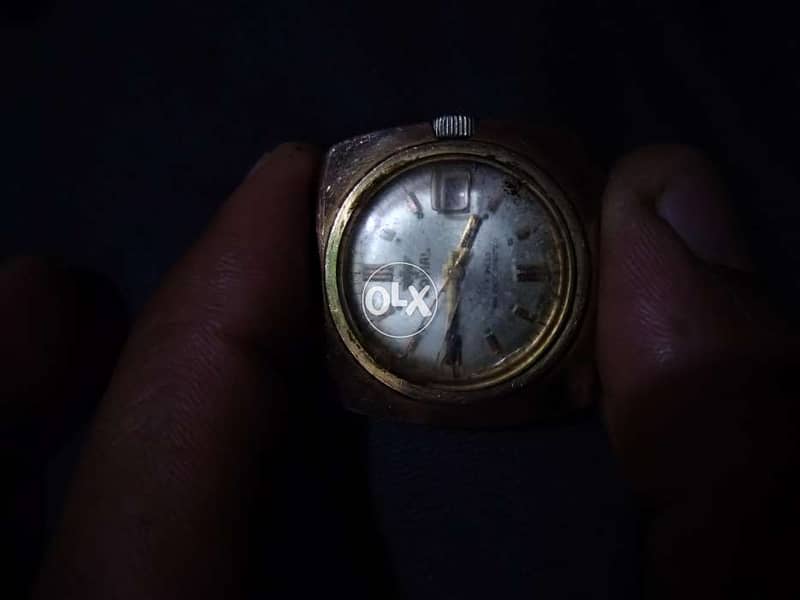 ساعة قديمة جدا مطلي بالذهب 0