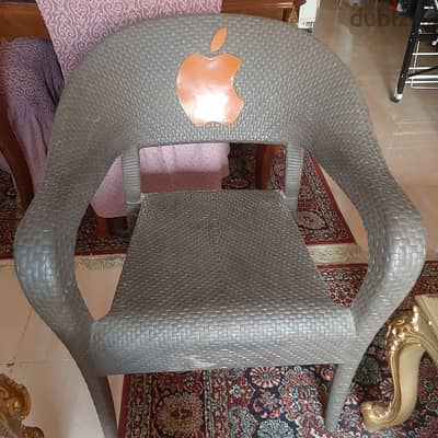 ٤ كراسى بلاستيك حالة ممتازة