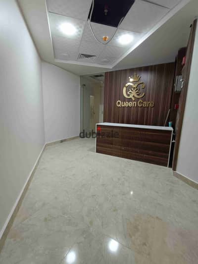 بالرحاب عيادة للايجار ٨٠م تشطيب سوبر لوكس ٧غرف وريسبشن