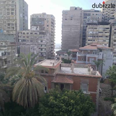 عقار بجليم عالترام مباشر مسجل للبيع بحصة عقارية24قيراط يسلم ب5شقق ومحل