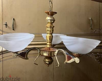 نجفة  من ٣ اطباق