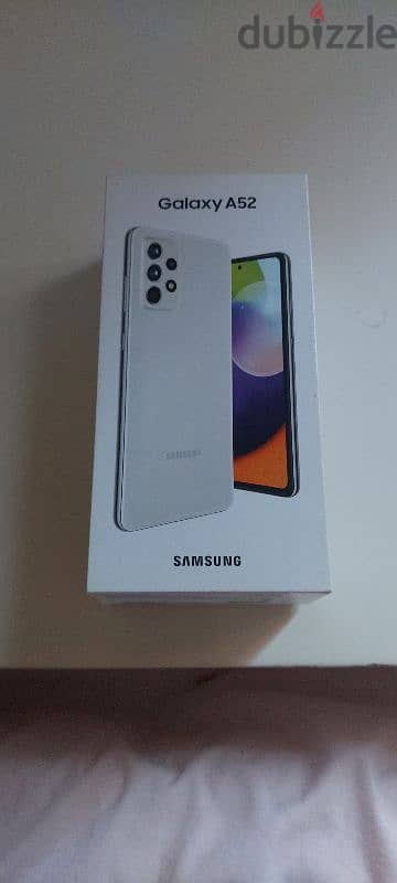 سامسونج A52 حاله فوق الممتازه made in india بالكرتونه والشاحن الاصلى