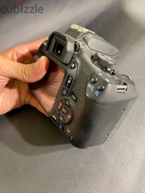 Camera Canon 2000D64987454399235124