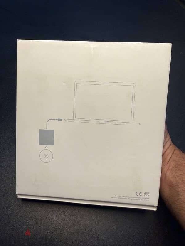Apple USB SuperDrive – Portable CD/DVD Solution for Your Mac 2
