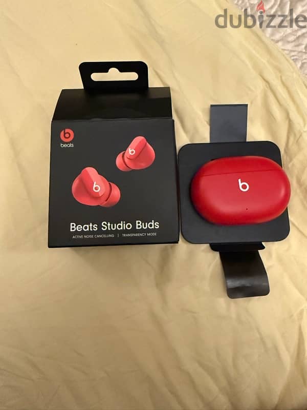 Like New Beats Studio budsسماعات open box 2