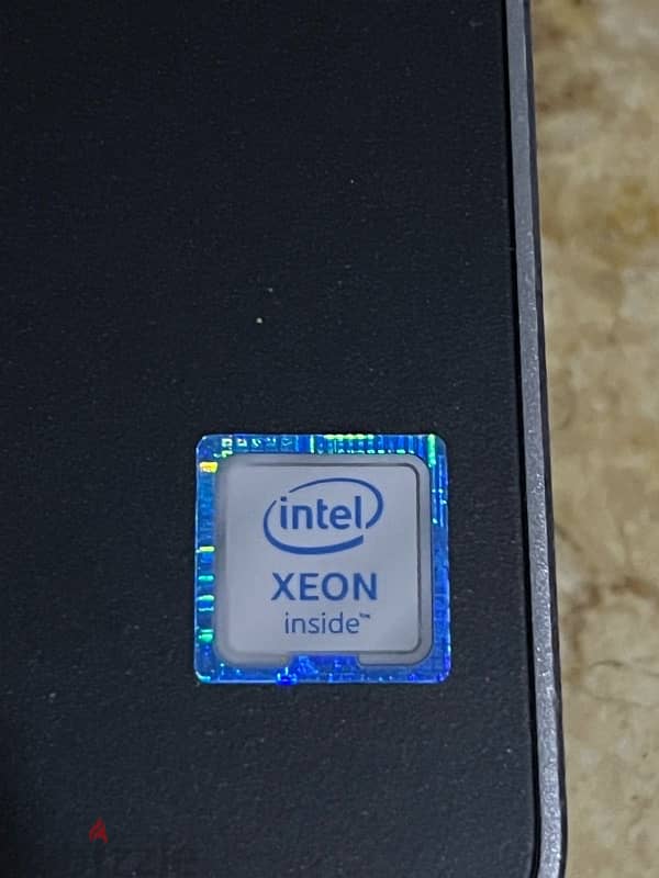 dell 7720 8