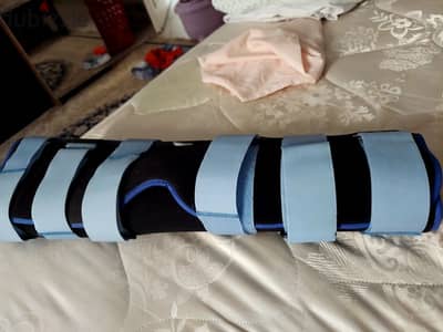 knee immobilizer, crutches, and walker