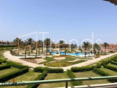 شالية 110 متر مفروش بالكامل بحرى  جميع الاجهزه الكهربائيه على البحر ف لافيستا توباز العين السخنة  بأفضل سعر فى السوق