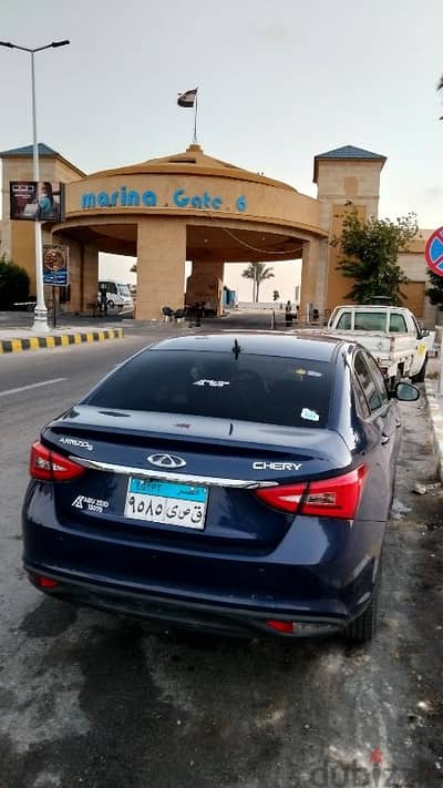 للايجار بالسائق