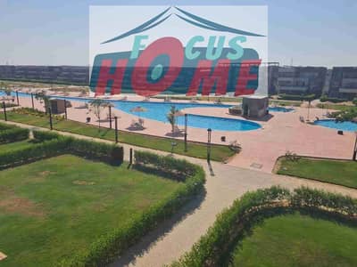 للبيع شالية بالروف موقع مميز علي حمام السباحة بلومار السخنة Blumar El Sokhna