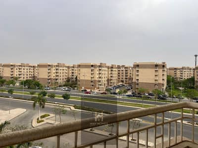 Apartment area of ​​165 square meters, first residence B10, very distinguished location, fourth floor, open street view