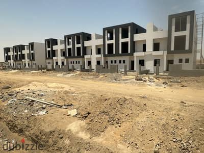 توين هاوس للبيع استلام قريب في كمبوند ليك ويست الشيخ زايد بسعر لقطة - Lake West