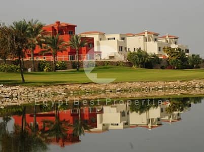 قصر فاخر صف أول مطل على الجولف والبحيرة مع مسبح خاص بأقل سعر للبيع في جولف فيوز