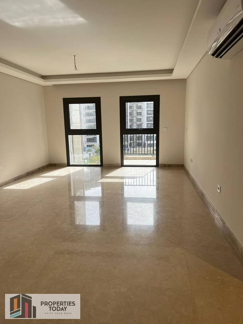 4 Bedrooms 211 sq.M Apartment for rent 50,000 EGP in Zed Towers, Sheikh Zayed