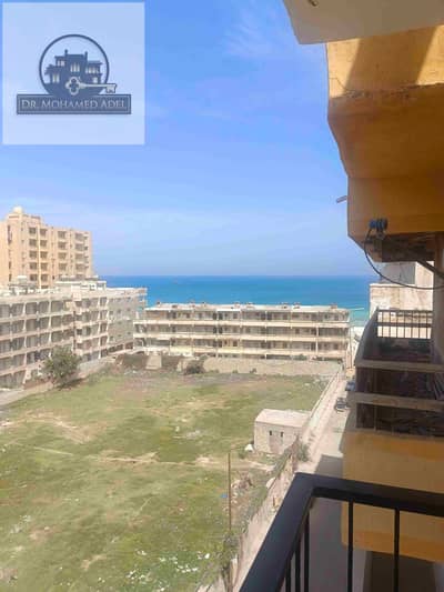شقه للايجار اليومي على شاطئ اكسجين ترى البحر وبجواره مباشره شهر العسل البيطاش العجمي الاسكندريه