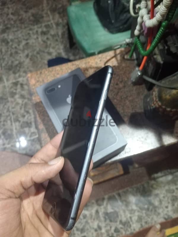 iPhone 8 Plus 1