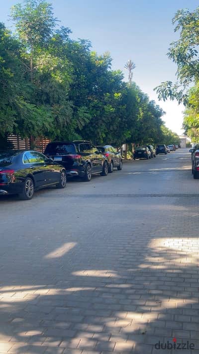 توين هاوس للبيع في باتيو الزهراء – الشيخ زايد 4 غرف – 4 حمامات – تشطيب حديث جدًا  دبل فيو البيع شامل المطبخ والتكييفات والأجهزة والفرش   تواصل لمعر