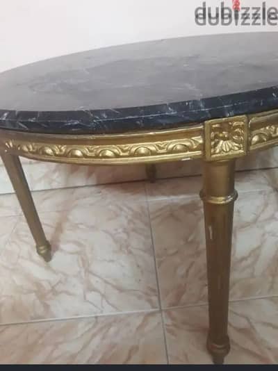 تربيزه رخام انتيكا الزمن الجميل عمرها 40سنه رخام اسود تركى