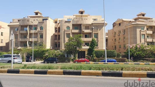 شقه ٢٠١ متر الحي الثامن كمبوند جرين فالي
