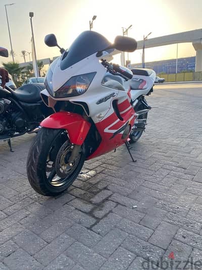 Honda F4I 600 2001