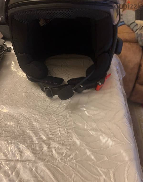 LS2 +EJEAS helmet interphome and used like new 1