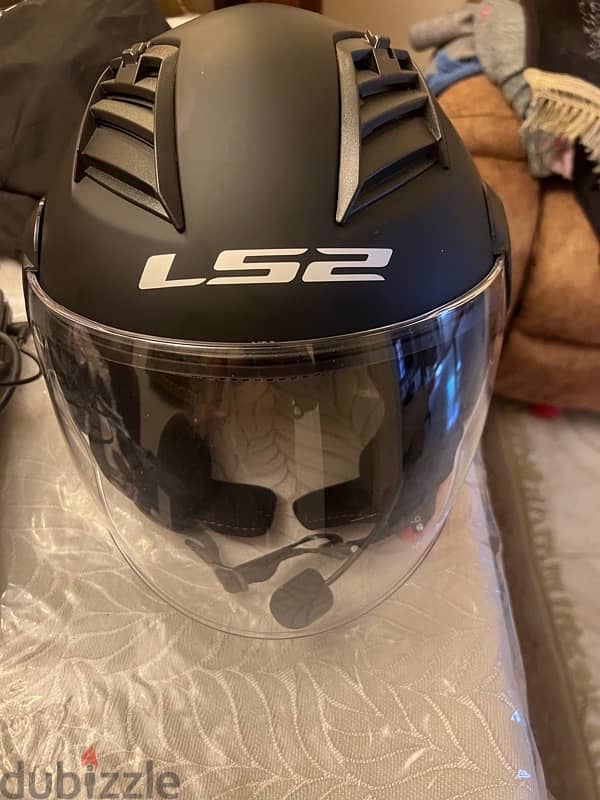 LS2 +EJEAS helmet interphome and used like new 8