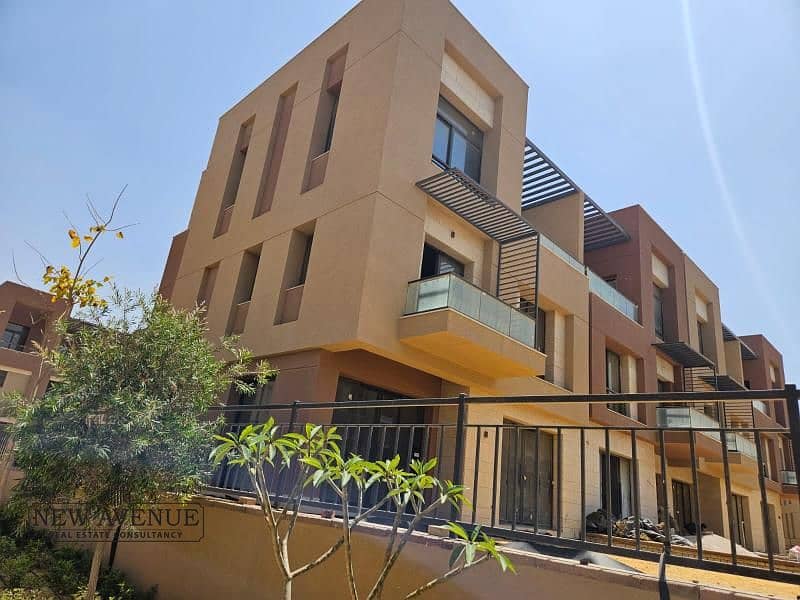 3 Bedrooms 258 sq.M Townhouse for sale 25,000,000 EGP in District 5 Compound, 5th Settlement