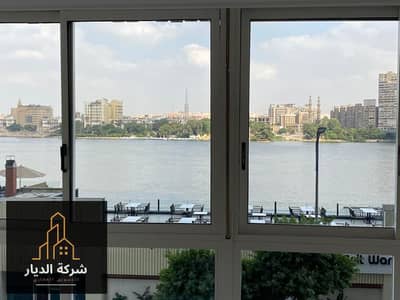 شقة للبيع بشارع النيل بجوار السفارة السعودية                                                                                                         ,