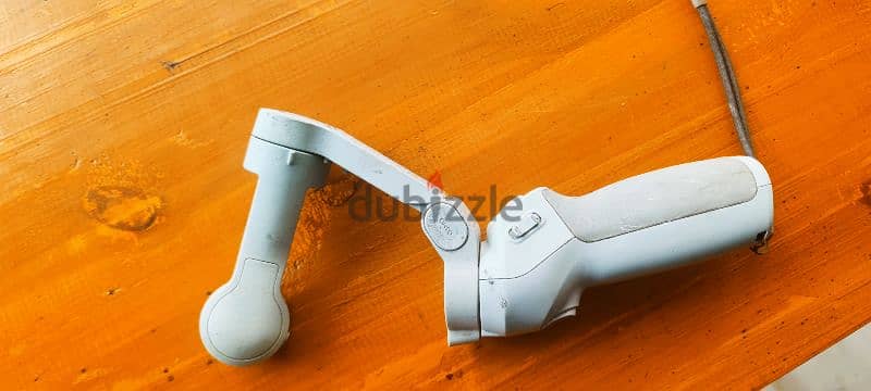DJI OSMO 4 GIMBAL FOR MOBILE PHONES 11