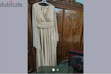 بيع عبايتين و فستان ينفع للمناسبات