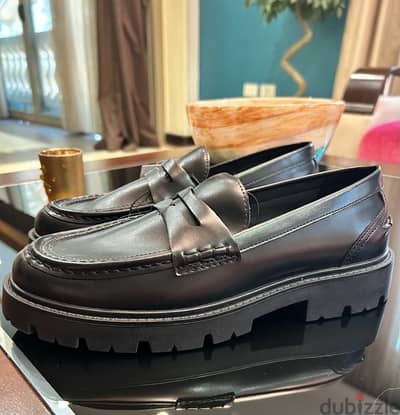 حذاء لوفر من H&M