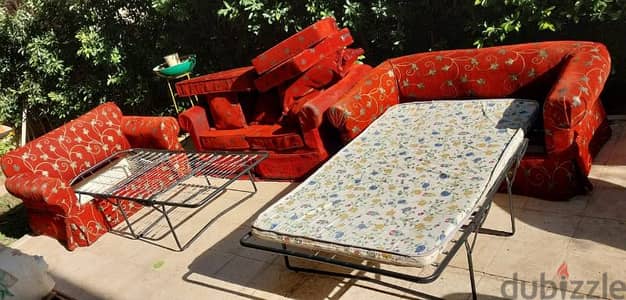 طقم إيطالي من ٣ كنبة ٢ منهم سرير 3italian sofa 2 are sofa bed