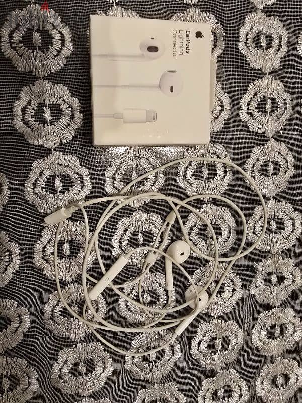 Apple Earset wired 1