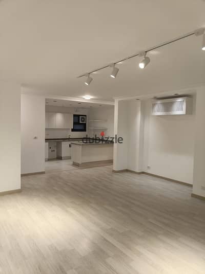 Luxury apartment for rent, luxuriously finished, with a swimming pool view