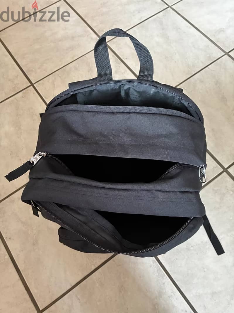 Jansport big black backbag perfect condition 2