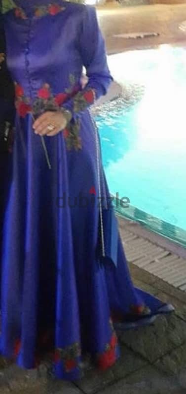 فستان سواريه ازرق مقاس 38 طول ١٥٥ سم استعمال مرة واحدة