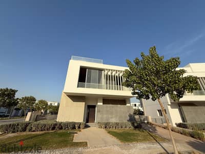 للبيع فيلا مستقلة جاهزة للسكن في جولز 6 أكتوبر