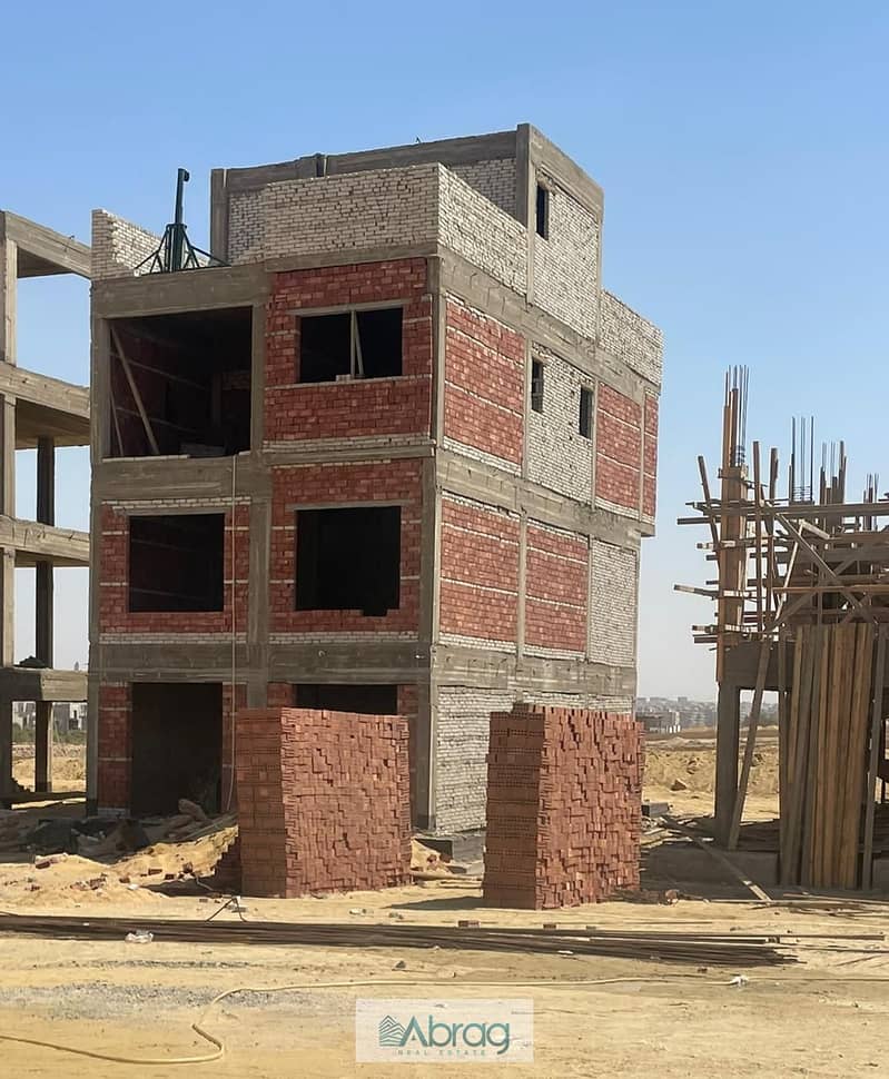 5 Bedrooms 293 sq.M Villa for sale 15,200,000 EGP in Montania Compound, Sheikh Zayed