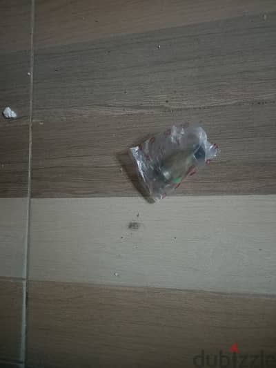 ولاعة كاملة بالقاعدة والصابع