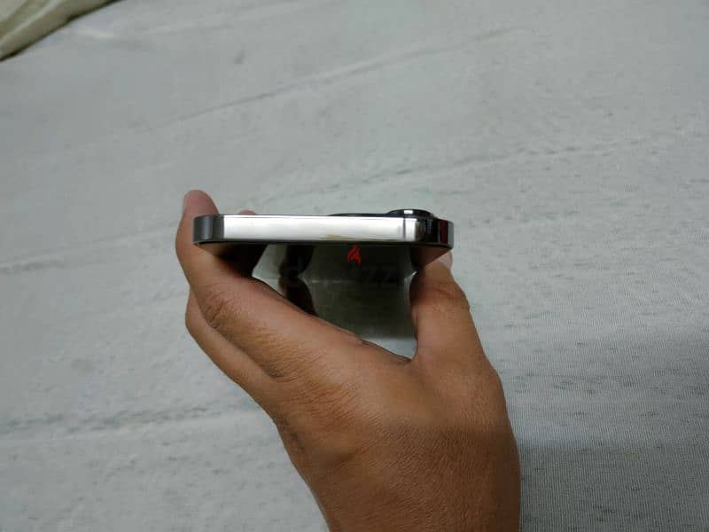 i phone 13 pro max 5