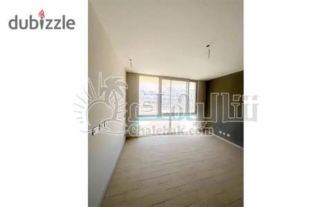 Fully furnished with appliances and air conditioners – Super Lux finishing. Crystal Lagoon view.