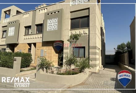 توين هاوس اول سكن -مطبخ وتكيفات في كمبوند جرين 4